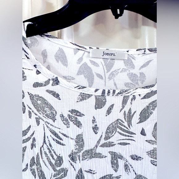 ๐FALL INTO LEAFY FLORALS๐BรHร Flowy ยพ th Balloon Sleeves Oversized Crop Top M - Picture 8 of 15